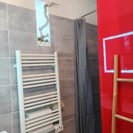 Apartment Agreable T2 A 5 Min Du Palais Des Papes Avec Wifi Terrasse Partagee *