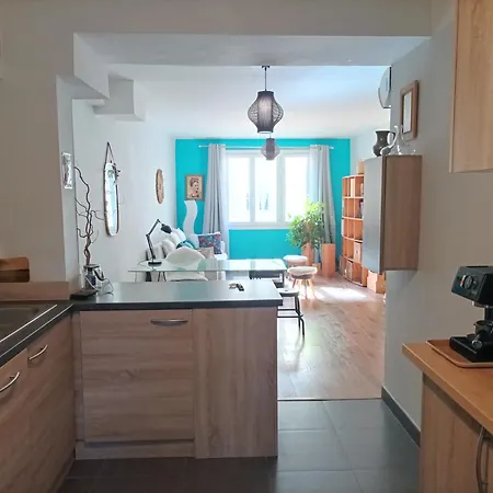 Apartment Agreable T2 A 5 Min Du Palais Des Papes Avec Wifi Terrasse Partagee *
