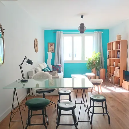 Agreable T2 A 5 Min Du Palais Des Papes Avec Wifi Terrasse Partagee Apartment
