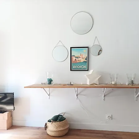 Apartment Agreable T2 A 5 Min Du Palais Des Papes Avec Wifi Terrasse Partagee Avignon